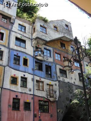 [P43] Casa Hundertwasser » foto by RoxanaGRS
 - 
<span class="allrVoted glyphicon glyphicon-heart hidden" id="av912380"></span>
<a class="m-l-10 hidden" id="sv912380" onclick="voting_Foto_DelVot(,912380,15241)" role="button">șterge vot <span class="glyphicon glyphicon-remove"></span></a>
<a id="v9912380" class=" c-red"  onclick="voting_Foto_SetVot(912380)" role="button"><span class="glyphicon glyphicon-heart-empty"></span> <b>LIKE</b> = Votează poza</a> <img class="hidden"  id="f912380W9" src="/imagini/loader.gif" border="0" /><span class="AjErrMes hidden" id="e912380ErM"></span>