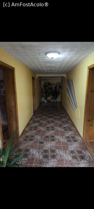 [P02] Un hol intunecos si neaerisit cu un singur bec functional » foto by ADRIAN-PETRU
 - 
<span class="allrVoted glyphicon glyphicon-heart hidden" id="av1514062"></span>
<a class="m-l-10 hidden" id="sv1514062" onclick="voting_Foto_DelVot(,1514062,15243)" role="button">șterge vot <span class="glyphicon glyphicon-remove"></span></a>
<a id="v91514062" class=" c-red"  onclick="voting_Foto_SetVot(1514062)" role="button"><span class="glyphicon glyphicon-heart-empty"></span> <b>LIKE</b> = Votează poza</a> <img class="hidden"  id="f1514062W9" src="/imagini/loader.gif" border="0" /><span class="AjErrMes hidden" id="e1514062ErM"></span>