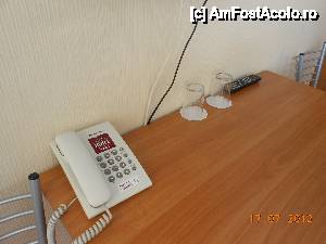 [P11] Riga - Hotel Tomo, camera 421. Pe birou, doar telefonul, telecomanda şi două pahare.  » foto by iulianic
 - 
<span class="allrVoted glyphicon glyphicon-heart hidden" id="av468131"></span>
<a class="m-l-10 hidden" id="sv468131" onclick="voting_Foto_DelVot(,468131,15409)" role="button">șterge vot <span class="glyphicon glyphicon-remove"></span></a>
<a id="v9468131" class=" c-red"  onclick="voting_Foto_SetVot(468131)" role="button"><span class="glyphicon glyphicon-heart-empty"></span> <b>LIKE</b> = Votează poza</a> <img class="hidden"  id="f468131W9" src="/imagini/loader.gif" border="0" /><span class="AjErrMes hidden" id="e468131ErM"></span>