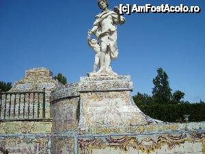 [P07] Statuie ce impodobeste bordura canalului cu azulejos » foto by mireille
 - 
<span class="allrVoted glyphicon glyphicon-heart hidden" id="av476156"></span>
<a class="m-l-10 hidden" id="sv476156" onclick="voting_Foto_DelVot(,476156,15568)" role="button">șterge vot <span class="glyphicon glyphicon-remove"></span></a>
<a id="v9476156" class=" c-red"  onclick="voting_Foto_SetVot(476156)" role="button"><span class="glyphicon glyphicon-heart-empty"></span> <b>LIKE</b> = Votează poza</a> <img class="hidden"  id="f476156W9" src="/imagini/loader.gif" border="0" /><span class="AjErrMes hidden" id="e476156ErM"></span>