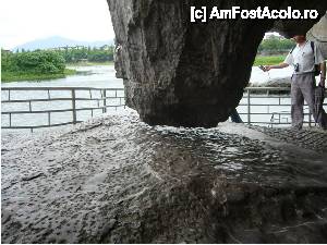 [P14] Aici, legenda spune ca un barbat, pentru a-si elibera iubita aflata in stapanirea unui bogatas, a strapuns cu sabia stanca dintr-o singura lovitura » foto by cdiana
 - 
<span class="allrVoted glyphicon glyphicon-heart hidden" id="av478092"></span>
<a class="m-l-10 hidden" id="sv478092" onclick="voting_Foto_DelVot(,478092,15634)" role="button">șterge vot <span class="glyphicon glyphicon-remove"></span></a>
<a id="v9478092" class=" c-red"  onclick="voting_Foto_SetVot(478092)" role="button"><span class="glyphicon glyphicon-heart-empty"></span> <b>LIKE</b> = Votează poza</a> <img class="hidden"  id="f478092W9" src="/imagini/loader.gif" border="0" /><span class="AjErrMes hidden" id="e478092ErM"></span>