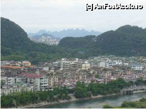 [P25] Cladiri modeste in orasul Guilin » foto by cdiana
 - 
<span class="allrVoted glyphicon glyphicon-heart hidden" id="av478103"></span>
<a class="m-l-10 hidden" id="sv478103" onclick="voting_Foto_DelVot(,478103,15634)" role="button">șterge vot <span class="glyphicon glyphicon-remove"></span></a>
<a id="v9478103" class=" c-red"  onclick="voting_Foto_SetVot(478103)" role="button"><span class="glyphicon glyphicon-heart-empty"></span> <b>LIKE</b> = Votează poza</a> <img class="hidden"  id="f478103W9" src="/imagini/loader.gif" border="0" /><span class="AjErrMes hidden" id="e478103ErM"></span>