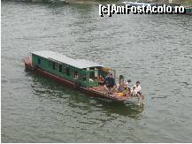 [P09] O…familie de chinezi la plimbare pe rau?  » foto by cdiana
 - 
<span class="allrVoted glyphicon glyphicon-heart hidden" id="av478143"></span>
<a class="m-l-10 hidden" id="sv478143" onclick="voting_Foto_DelVot(,478143,15634)" role="button">șterge vot <span class="glyphicon glyphicon-remove"></span></a>
<a id="v9478143" class=" c-red"  onclick="voting_Foto_SetVot(478143)" role="button"><span class="glyphicon glyphicon-heart-empty"></span> <b>LIKE</b> = Votează poza</a> <img class="hidden"  id="f478143W9" src="/imagini/loader.gif" border="0" /><span class="AjErrMes hidden" id="e478143ErM"></span>