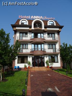 [P01] Hotel Anna Junior - vedere frontală.  » foto by tata123 🔱
 - 
<span class="allrVoted glyphicon glyphicon-heart hidden" id="av891002"></span>
<a class="m-l-10 hidden" id="sv891002" onclick="voting_Foto_DelVot(,891002,15650)" role="button">șterge vot <span class="glyphicon glyphicon-remove"></span></a>
<a id="v9891002" class=" c-red"  onclick="voting_Foto_SetVot(891002)" role="button"><span class="glyphicon glyphicon-heart-empty"></span> <b>LIKE</b> = Votează poza</a> <img class="hidden"  id="f891002W9" src="/imagini/loader.gif" border="0" /><span class="AjErrMes hidden" id="e891002ErM"></span>