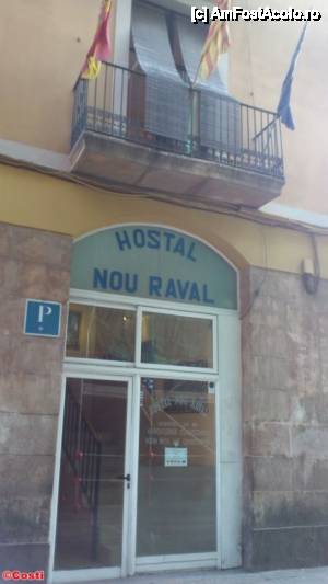 [P06] Intrarea la recepţia Hostal Nou Raval, din Calle Hospital » foto by Costi
 - 
<span class="allrVoted glyphicon glyphicon-heart hidden" id="av481709"></span>
<a class="m-l-10 hidden" id="sv481709" onclick="voting_Foto_DelVot(,481709,15710)" role="button">șterge vot <span class="glyphicon glyphicon-remove"></span></a>
<a id="v9481709" class=" c-red"  onclick="voting_Foto_SetVot(481709)" role="button"><span class="glyphicon glyphicon-heart-empty"></span> <b>LIKE</b> = Votează poza</a> <img class="hidden"  id="f481709W9" src="/imagini/loader.gif" border="0" /><span class="AjErrMes hidden" id="e481709ErM"></span>