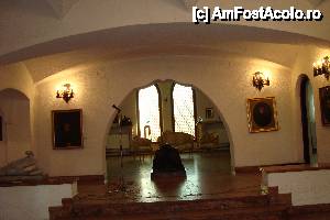 [P10] vedere din birou prin arcada -se vad ferestrele cu vitralii-pe usa din dreapta se intra in sala cu icoane vechi » foto by mireille
 - 
<span class="allrVoted glyphicon glyphicon-heart hidden" id="av481938"></span>
<a class="m-l-10 hidden" id="sv481938" onclick="voting_Foto_DelVot(,481938,15713)" role="button">șterge vot <span class="glyphicon glyphicon-remove"></span></a>
<a id="v9481938" class=" c-red"  onclick="voting_Foto_SetVot(481938)" role="button"><span class="glyphicon glyphicon-heart-empty"></span> <b>LIKE</b> = Votează poza</a> <img class="hidden"  id="f481938W9" src="/imagini/loader.gif" border="0" /><span class="AjErrMes hidden" id="e481938ErM"></span>