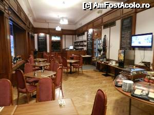 [P16] Restaurantul de la partierul hotelului. E deschis si pentru clienti din afara. E un restaurant destul de bun. Recomand.  » foto by TraianS
 - 
<span class="allrVoted glyphicon glyphicon-heart hidden" id="av482893"></span>
<a class="m-l-10 hidden" id="sv482893" onclick="voting_Foto_DelVot(,482893,15739)" role="button">șterge vot <span class="glyphicon glyphicon-remove"></span></a>
<a id="v9482893" class=" c-red"  onclick="voting_Foto_SetVot(482893)" role="button"><span class="glyphicon glyphicon-heart-empty"></span> <b>LIKE</b> = Votează poza</a> <img class="hidden"  id="f482893W9" src="/imagini/loader.gif" border="0" /><span class="AjErrMes hidden" id="e482893ErM"></span>