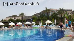 [P13] Hotelul văzut de la piscina mare » foto by sebigeanina
 - 
<span class="allrVoted glyphicon glyphicon-heart hidden" id="av736890"></span>
<a class="m-l-10 hidden" id="sv736890" onclick="voting_Foto_DelVot(,736890,15949)" role="button">șterge vot <span class="glyphicon glyphicon-remove"></span></a>
<a id="v9736890" class=" c-red"  onclick="voting_Foto_SetVot(736890)" role="button"><span class="glyphicon glyphicon-heart-empty"></span> <b>LIKE</b> = Votează poza</a> <img class="hidden"  id="f736890W9" src="/imagini/loader.gif" border="0" /><span class="AjErrMes hidden" id="e736890ErM"></span>