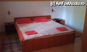 [P15] Patul din cameră la pensiunea Apartments Orhideja din Smoljanac-Plitvice, Croaţia.  » foto by traian.leuca †
 - 
<span class="allrVoted glyphicon glyphicon-heart hidden" id="av491551"></span>
<a class="m-l-10 hidden" id="sv491551" onclick="voting_Foto_DelVot(,491551,15963)" role="button">șterge vot <span class="glyphicon glyphicon-remove"></span></a>
<a id="v9491551" class=" c-red"  onclick="voting_Foto_SetVot(491551)" role="button"><span class="glyphicon glyphicon-heart-empty"></span> <b>LIKE</b> = Votează poza</a> <img class="hidden"  id="f491551W9" src="/imagini/loader.gif" border="0" /><span class="AjErrMes hidden" id="e491551ErM"></span>