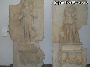 [P18] Turcia Aphrodisia - muzeul modern, personaje din Dacia (imi cer scuze pentru claritatea fotografiei, este singura care nu mi-a iesit bine, poate si din cauza emotiilor). Se observa femeia daca care are mainile legate in fata si sanul dezgolit.  » foto by florinbad
 - 
<span class="allrVoted glyphicon glyphicon-heart hidden" id="av562469"></span>
<a class="m-l-10 hidden" id="sv562469" onclick="voting_Foto_DelVot(,562469,16202)" role="button">șterge vot <span class="glyphicon glyphicon-remove"></span></a>
<a id="v9562469" class=" c-red"  onclick="voting_Foto_SetVot(562469)" role="button"><span class="glyphicon glyphicon-heart-empty"></span> <b>LIKE</b> = Votează poza</a> <img class="hidden"  id="f562469W9" src="/imagini/loader.gif" border="0" /><span class="AjErrMes hidden" id="e562469ErM"></span>