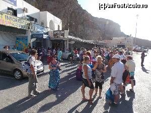 [P17] Pregătiri pentru îmbarcare în portul din Santorini » foto by Cleopatraa
 - 
<span class="allrVoted glyphicon glyphicon-heart hidden" id="av590023"></span>
<a class="m-l-10 hidden" id="sv590023" onclick="voting_Foto_DelVot(,590023,16213)" role="button">șterge vot <span class="glyphicon glyphicon-remove"></span></a>
<a id="v9590023" class=" c-red"  onclick="voting_Foto_SetVot(590023)" role="button"><span class="glyphicon glyphicon-heart-empty"></span> <b>LIKE</b> = Votează poza</a> <img class="hidden"  id="f590023W9" src="/imagini/loader.gif" border="0" /><span class="AjErrMes hidden" id="e590023ErM"></span>