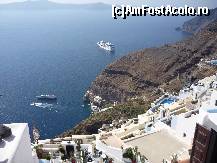 [P20] UN vas de croaziera parasind Santorini. » foto by octaviansz
 - 
<span class="allrVoted glyphicon glyphicon-heart hidden" id="av149793"></span>
<a class="m-l-10 hidden" id="sv149793" onclick="voting_Foto_DelVot(,149793,16213)" role="button">șterge vot <span class="glyphicon glyphicon-remove"></span></a>
<a id="v9149793" class=" c-red"  onclick="voting_Foto_SetVot(149793)" role="button"><span class="glyphicon glyphicon-heart-empty"></span> <b>LIKE</b> = Votează poza</a> <img class="hidden"  id="f149793W9" src="/imagini/loader.gif" border="0" /><span class="AjErrMes hidden" id="e149793ErM"></span>