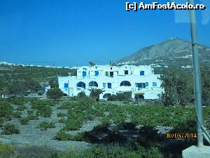 [P22] Viţă de vie şi case în Santorini » foto by marsus
 - 
<span class="allrVoted glyphicon glyphicon-heart hidden" id="av533814"></span>
<a class="m-l-10 hidden" id="sv533814" onclick="voting_Foto_DelVot(,533814,16213)" role="button">șterge vot <span class="glyphicon glyphicon-remove"></span></a>
<a id="v9533814" class=" c-red"  onclick="voting_Foto_SetVot(533814)" role="button"><span class="glyphicon glyphicon-heart-empty"></span> <b>LIKE</b> = Votează poza</a> <img class="hidden"  id="f533814W9" src="/imagini/loader.gif" border="0" /><span class="AjErrMes hidden" id="e533814ErM"></span>