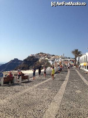 [P21] Caldura mare pe strada principala din Thira » foto by Xla
 - 
<span class="allrVoted glyphicon glyphicon-heart hidden" id="av450853"></span>
<a class="m-l-10 hidden" id="sv450853" onclick="voting_Foto_DelVot(,450853,16213)" role="button">șterge vot <span class="glyphicon glyphicon-remove"></span></a>
<a id="v9450853" class=" c-red"  onclick="voting_Foto_SetVot(450853)" role="button"><span class="glyphicon glyphicon-heart-empty"></span> <b>LIKE</b> = Votează poza</a> <img class="hidden"  id="f450853W9" src="/imagini/loader.gif" border="0" /><span class="AjErrMes hidden" id="e450853ErM"></span>