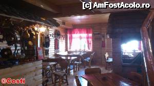 [P25] O imagine mai largă din Taverna ”Casa sârbească”.  » foto by Costi
 - 
<span class="allrVoted glyphicon glyphicon-heart hidden" id="av501701"></span>
<a class="m-l-10 hidden" id="sv501701" onclick="voting_Foto_DelVot(,501701,16235)" role="button">șterge vot <span class="glyphicon glyphicon-remove"></span></a>
<a id="v9501701" class=" c-red"  onclick="voting_Foto_SetVot(501701)" role="button"><span class="glyphicon glyphicon-heart-empty"></span> <b>LIKE</b> = Votează poza</a> <img class="hidden"  id="f501701W9" src="/imagini/loader.gif" border="0" /><span class="AjErrMes hidden" id="e501701ErM"></span>