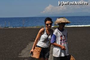 [P11] Localnica care ne-a arat metoda cum se face sarea de mare si de la care am si cumparat putina...  » foto by Alesia2891
 - 
<span class="allrVoted glyphicon glyphicon-heart hidden" id="av503622"></span>
<a class="m-l-10 hidden" id="sv503622" onclick="voting_Foto_DelVot(,503622,16277)" role="button">șterge vot <span class="glyphicon glyphicon-remove"></span></a>
<a id="v9503622" class=" c-red"  onclick="voting_Foto_SetVot(503622)" role="button"><span class="glyphicon glyphicon-heart-empty"></span> <b>LIKE</b> = Votează poza</a> <img class="hidden"  id="f503622W9" src="/imagini/loader.gif" border="0" /><span class="AjErrMes hidden" id="e503622ErM"></span>