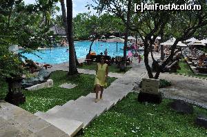 [P21] iar in curtea hotelului » foto by Alesia2891
 - 
<span class="allrVoted glyphicon glyphicon-heart hidden" id="av503632"></span>
<a class="m-l-10 hidden" id="sv503632" onclick="voting_Foto_DelVot(,503632,16277)" role="button">șterge vot <span class="glyphicon glyphicon-remove"></span></a>
<a id="v9503632" class=" c-red"  onclick="voting_Foto_SetVot(503632)" role="button"><span class="glyphicon glyphicon-heart-empty"></span> <b>LIKE</b> = Votează poza</a> <img class="hidden"  id="f503632W9" src="/imagini/loader.gif" border="0" /><span class="AjErrMes hidden" id="e503632ErM"></span>