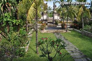 [P05] O parte din curtea hotelului » foto by Alesia2891
 - 
<span class="allrVoted glyphicon glyphicon-heart hidden" id="av503616"></span>
<a class="m-l-10 hidden" id="sv503616" onclick="voting_Foto_DelVot(,503616,16277)" role="button">șterge vot <span class="glyphicon glyphicon-remove"></span></a>
<a id="v9503616" class=" c-red"  onclick="voting_Foto_SetVot(503616)" role="button"><span class="glyphicon glyphicon-heart-empty"></span> <b>LIKE</b> = Votează poza</a> <img class="hidden"  id="f503616W9" src="/imagini/loader.gif" border="0" /><span class="AjErrMes hidden" id="e503616ErM"></span>