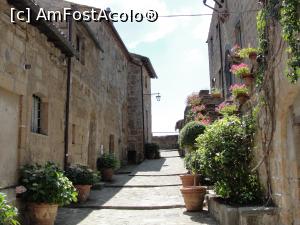 [P11] Civita di Bagnoregio » foto by RoxanaGRS
 - 
<span class="allrVoted glyphicon glyphicon-heart hidden" id="av993354"></span>
<a class="m-l-10 hidden" id="sv993354" onclick="voting_Foto_DelVot(,993354,16281)" role="button">șterge vot <span class="glyphicon glyphicon-remove"></span></a>
<a id="v9993354" class=" c-red"  onclick="voting_Foto_SetVot(993354)" role="button"><span class="glyphicon glyphicon-heart-empty"></span> <b>LIKE</b> = Votează poza</a> <img class="hidden"  id="f993354W9" src="/imagini/loader.gif" border="0" /><span class="AjErrMes hidden" id="e993354ErM"></span>