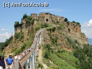 [P02] Civita di Bagnoregio - am intrat pe pod » foto by RoxanaGRS
 - 
<span class="allrVoted glyphicon glyphicon-heart hidden" id="av993339"></span>
<a class="m-l-10 hidden" id="sv993339" onclick="voting_Foto_DelVot(,993339,16281)" role="button">șterge vot <span class="glyphicon glyphicon-remove"></span></a>
<a id="v9993339" class=" c-red"  onclick="voting_Foto_SetVot(993339)" role="button"><span class="glyphicon glyphicon-heart-empty"></span> <b>LIKE</b> = Votează poza</a> <img class="hidden"  id="f993339W9" src="/imagini/loader.gif" border="0" /><span class="AjErrMes hidden" id="e993339ErM"></span>