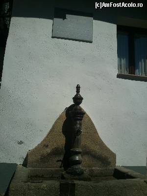 [P26] Fantana crestino-evreiasca. Inscriptia e scrisa si in ebraica.  » foto by alinaro
 - 
<span class="allrVoted glyphicon glyphicon-heart hidden" id="av505938"></span>
<a class="m-l-10 hidden" id="sv505938" onclick="voting_Foto_DelVot(,505938,16294)" role="button">șterge vot <span class="glyphicon glyphicon-remove"></span></a>
<a id="v9505938" class=" c-red"  onclick="voting_Foto_SetVot(505938)" role="button"><span class="glyphicon glyphicon-heart-empty"></span> <b>LIKE</b> = Votează poza</a> <img class="hidden"  id="f505938W9" src="/imagini/loader.gif" border="0" /><span class="AjErrMes hidden" id="e505938ErM"></span>