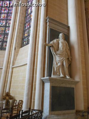 [P30] Chartres - Catedrala Notre-Dame de Chartres. Interior. » foto by iulianic
 - 
<span class="allrVoted glyphicon glyphicon-heart hidden" id="av1441139"></span>
<a class="m-l-10 hidden" id="sv1441139" onclick="voting_Foto_DelVot(,1441139,16471)" role="button">șterge vot <span class="glyphicon glyphicon-remove"></span></a>
<a id="v91441139" class=" c-red"  onclick="voting_Foto_SetVot(1441139)" role="button"><span class="glyphicon glyphicon-heart-empty"></span> <b>LIKE</b> = Votează poza</a> <img class="hidden"  id="f1441139W9" src="/imagini/loader.gif" border="0" /><span class="AjErrMes hidden" id="e1441139ErM"></span>