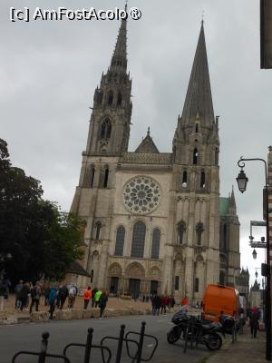 [P40] Chartres - Catedrala Notre-Dame de Chartres. » foto by iulianic
 - 
<span class="allrVoted glyphicon glyphicon-heart hidden" id="av1441149"></span>
<a class="m-l-10 hidden" id="sv1441149" onclick="voting_Foto_DelVot(,1441149,16471)" role="button">șterge vot <span class="glyphicon glyphicon-remove"></span></a>
<a id="v91441149" class=" c-red"  onclick="voting_Foto_SetVot(1441149)" role="button"><span class="glyphicon glyphicon-heart-empty"></span> <b>LIKE</b> = Votează poza</a> <img class="hidden"  id="f1441149W9" src="/imagini/loader.gif" border="0" /><span class="AjErrMes hidden" id="e1441149ErM"></span>