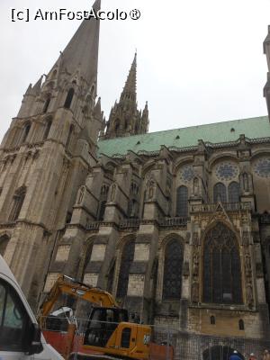 [P45] Chartres - Catedrala Notre-Dame de Chartres. » foto by iulianic
 - 
<span class="allrVoted glyphicon glyphicon-heart hidden" id="av1441154"></span>
<a class="m-l-10 hidden" id="sv1441154" onclick="voting_Foto_DelVot(,1441154,16471)" role="button">șterge vot <span class="glyphicon glyphicon-remove"></span></a>
<a id="v91441154" class=" c-red"  onclick="voting_Foto_SetVot(1441154)" role="button"><span class="glyphicon glyphicon-heart-empty"></span> <b>LIKE</b> = Votează poza</a> <img class="hidden"  id="f1441154W9" src="/imagini/loader.gif" border="0" /><span class="AjErrMes hidden" id="e1441154ErM"></span>