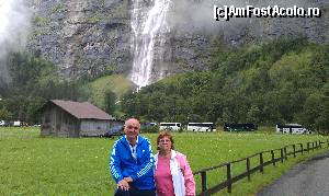 [P04] În apropierea cascadei Staubbach din satul Lauterbrunnen, Alpii Bernezi, Elveția.  » foto by traian.leuca †
 - 
<span class="allrVoted glyphicon glyphicon-heart hidden" id="av592476"></span>
<a class="m-l-10 hidden" id="sv592476" onclick="voting_Foto_DelVot(,592476,16501)" role="button">șterge vot <span class="glyphicon glyphicon-remove"></span></a>
<a id="v9592476" class=" c-red"  onclick="voting_Foto_SetVot(592476)" role="button"><span class="glyphicon glyphicon-heart-empty"></span> <b>LIKE</b> = Votează poza</a> <img class="hidden"  id="f592476W9" src="/imagini/loader.gif" border="0" /><span class="AjErrMes hidden" id="e592476ErM"></span>