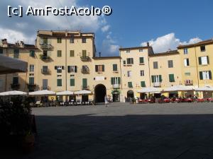 [P08] Lucca. Piazza dell'Amfiteatro Romano. » foto by mihaelavoicu
 - 
<span class="allrVoted glyphicon glyphicon-heart hidden" id="av1231314"></span>
<a class="m-l-10 hidden" id="sv1231314" onclick="voting_Foto_DelVot(,1231314,16529)" role="button">șterge vot <span class="glyphicon glyphicon-remove"></span></a>
<a id="v91231314" class=" c-red"  onclick="voting_Foto_SetVot(1231314)" role="button"><span class="glyphicon glyphicon-heart-empty"></span> <b>LIKE</b> = Votează poza</a> <img class="hidden"  id="f1231314W9" src="/imagini/loader.gif" border="0" /><span class="AjErrMes hidden" id="e1231314ErM"></span>