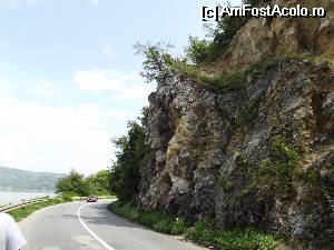 [P25] Drumul de la Golubac spre castel.  » foto by irinad
 - 
<span class="allrVoted glyphicon glyphicon-heart hidden" id="av543803"></span>
<a class="m-l-10 hidden" id="sv543803" onclick="voting_Foto_DelVot(,543803,16590)" role="button">șterge vot <span class="glyphicon glyphicon-remove"></span></a>
<a id="v9543803" class=" c-red"  onclick="voting_Foto_SetVot(543803)" role="button"><span class="glyphicon glyphicon-heart-empty"></span> <b>LIKE</b> = Votează poza</a> <img class="hidden"  id="f543803W9" src="/imagini/loader.gif" border="0" /><span class="AjErrMes hidden" id="e543803ErM"></span>