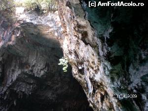 [P37] Ici, colo mai apar si urme de vegetatie pe peretii pesterii Melissani » foto by irinad
 - 
<span class="allrVoted glyphicon glyphicon-heart hidden" id="av603270"></span>
<a class="m-l-10 hidden" id="sv603270" onclick="voting_Foto_DelVot(,603270,16617)" role="button">șterge vot <span class="glyphicon glyphicon-remove"></span></a>
<a id="v9603270" class=" c-red"  onclick="voting_Foto_SetVot(603270)" role="button"><span class="glyphicon glyphicon-heart-empty"></span> <b>LIKE</b> = Votează poza</a> <img class="hidden"  id="f603270W9" src="/imagini/loader.gif" border="0" /><span class="AjErrMes hidden" id="e603270ErM"></span>