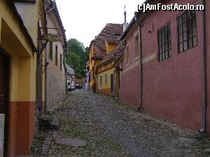 [P03] Strada Tamplarilor din Sighisoara - la nr. 28, in dreapta departe, vopsita cu albastru, se afla Casa Richter » foto by RoF*
 - 
<span class="allrVoted glyphicon glyphicon-heart hidden" id="av517746"></span>
<a class="m-l-10 hidden" id="sv517746" onclick="voting_Foto_DelVot(,517746,16623)" role="button">șterge vot <span class="glyphicon glyphicon-remove"></span></a>
<a id="v9517746" class=" c-red"  onclick="voting_Foto_SetVot(517746)" role="button"><span class="glyphicon glyphicon-heart-empty"></span> <b>LIKE</b> = Votează poza</a> <img class="hidden"  id="f517746W9" src="/imagini/loader.gif" border="0" /><span class="AjErrMes hidden" id="e517746ErM"></span>