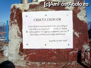 [P11] Plăcuța de la baza crucii... de obicei e îngropată în zăpadă tot timpul iernii » foto by livcro
 - 
<span class="allrVoted glyphicon glyphicon-heart hidden" id="av694785"></span>
<a class="m-l-10 hidden" id="sv694785" onclick="voting_Foto_DelVot(,694785,16654)" role="button">șterge vot <span class="glyphicon glyphicon-remove"></span></a>
<a id="v9694785" class=" c-red"  onclick="voting_Foto_SetVot(694785)" role="button"><span class="glyphicon glyphicon-heart-empty"></span> <b>LIKE</b> = Votează poza</a> <img class="hidden"  id="f694785W9" src="/imagini/loader.gif" border="0" /><span class="AjErrMes hidden" id="e694785ErM"></span>