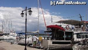[P15] O cocheta ambarcatiune in portul Nidri » foto by johnnyredlabel †
 - 
<span class="allrVoted glyphicon glyphicon-heart hidden" id="av380782"></span>
<a class="m-l-10 hidden" id="sv380782" onclick="voting_Foto_DelVot(,380782,16678)" role="button">șterge vot <span class="glyphicon glyphicon-remove"></span></a>
<a id="v9380782" class=" c-red"  onclick="voting_Foto_SetVot(380782)" role="button"><span class="glyphicon glyphicon-heart-empty"></span> <b>LIKE</b> = Votează poza</a> <img class="hidden"  id="f380782W9" src="/imagini/loader.gif" border="0" /><span class="AjErrMes hidden" id="e380782ErM"></span>