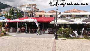 [P17] Cafenele in portul Nidri » foto by johnnyredlabel †
 - 
<span class="allrVoted glyphicon glyphicon-heart hidden" id="av380785"></span>
<a class="m-l-10 hidden" id="sv380785" onclick="voting_Foto_DelVot(,380785,16678)" role="button">șterge vot <span class="glyphicon glyphicon-remove"></span></a>
<a id="v9380785" class=" c-red"  onclick="voting_Foto_SetVot(380785)" role="button"><span class="glyphicon glyphicon-heart-empty"></span> <b>LIKE</b> = Votează poza</a> <img class="hidden"  id="f380785W9" src="/imagini/loader.gif" border="0" /><span class="AjErrMes hidden" id="e380785ErM"></span>