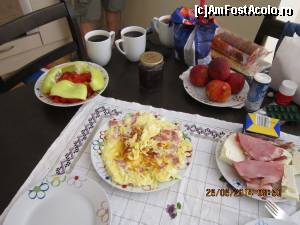 [P06] Avantajele self catering, fara mana de doamna, exclusiv barbatesc: mic dejun » foto by Albinoium
 - 
<span class="allrVoted glyphicon glyphicon-heart hidden" id="av528756"></span>
<a class="m-l-10 hidden" id="sv528756" onclick="voting_Foto_DelVot(,528756,16853)" role="button">șterge vot <span class="glyphicon glyphicon-remove"></span></a>
<a id="v9528756" class=" c-red"  onclick="voting_Foto_SetVot(528756)" role="button"><span class="glyphicon glyphicon-heart-empty"></span> <b>LIKE</b> = Votează poza</a> <img class="hidden"  id="f528756W9" src="/imagini/loader.gif" border="0" /><span class="AjErrMes hidden" id="e528756ErM"></span>