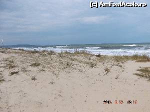 [P01] Una dintre cele mai furtunoase zile prinse la Marea Neagra. In fundal este Kamchia, la care nu se poate ajunge direct pe plaja dat fiind raul Kamchia care se varsa in mare la cativa km mai spre fundal. Langa apa este plaja cu nisip curat, fara tufisuri dar nu se vede fiind putin in panta.  » foto by Albinoium
 - 
<span class="allrVoted glyphicon glyphicon-heart hidden" id="av659649"></span>
<a class="m-l-10 hidden" id="sv659649" onclick="voting_Foto_DelVot(,659649,16853)" role="button">șterge vot <span class="glyphicon glyphicon-remove"></span></a>
<a id="v9659649" class=" c-red"  onclick="voting_Foto_SetVot(659649)" role="button"><span class="glyphicon glyphicon-heart-empty"></span> <b>LIKE</b> = Votează poza</a> <img class="hidden"  id="f659649W9" src="/imagini/loader.gif" border="0" /><span class="AjErrMes hidden" id="e659649ErM"></span>
