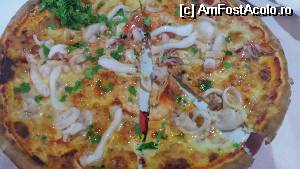 [P12] pizza cu fructe de mare » foto by kiwivik
 - 
<span class="allrVoted glyphicon glyphicon-heart hidden" id="av532068"></span>
<a class="m-l-10 hidden" id="sv532068" onclick="voting_Foto_DelVot(,532068,16923)" role="button">șterge vot <span class="glyphicon glyphicon-remove"></span></a>
<a id="v9532068" class=" c-red"  onclick="voting_Foto_SetVot(532068)" role="button"><span class="glyphicon glyphicon-heart-empty"></span> <b>LIKE</b> = Votează poza</a> <img class="hidden"  id="f532068W9" src="/imagini/loader.gif" border="0" /><span class="AjErrMes hidden" id="e532068ErM"></span>