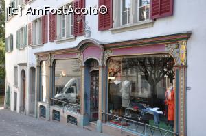 [P12] Vitrine ce ne fac cu ochiul » foto by DOINITA
 - 
<span class="allrVoted glyphicon glyphicon-heart hidden" id="av947458"></span>
<a class="m-l-10 hidden" id="sv947458" onclick="voting_Foto_DelVot(,947458,17056)" role="button">șterge vot <span class="glyphicon glyphicon-remove"></span></a>
<a id="v9947458" class=" c-red"  onclick="voting_Foto_SetVot(947458)" role="button"><span class="glyphicon glyphicon-heart-empty"></span> <b>LIKE</b> = Votează poza</a> <img class="hidden"  id="f947458W9" src="/imagini/loader.gif" border="0" /><span class="AjErrMes hidden" id="e947458ErM"></span>