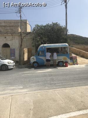 [P72] Gozo, Ta Pinu, mașinuță cu sucuri și înghețată » foto by krisstinna
 - 
<span class="allrVoted glyphicon glyphicon-heart hidden" id="av921814"></span>
<a class="m-l-10 hidden" id="sv921814" onclick="voting_Foto_DelVot(,921814,17115)" role="button">șterge vot <span class="glyphicon glyphicon-remove"></span></a>
<a id="v9921814" class=" c-red"  onclick="voting_Foto_SetVot(921814)" role="button"><span class="glyphicon glyphicon-heart-empty"></span> <b>LIKE</b> = Votează poza</a> <img class="hidden"  id="f921814W9" src="/imagini/loader.gif" border="0" /><span class="AjErrMes hidden" id="e921814ErM"></span>