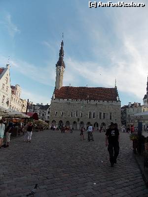 [P53] Primăria Tallinn cu Piaţa Primăriei, spre ora 21, mai liniştită, cu turişi izolaţi, nu în grupuri- (am scăpat de ele)  » foto by mprofeanu
 - 
<span class="allrVoted glyphicon glyphicon-heart hidden" id="av546740"></span>
<a class="m-l-10 hidden" id="sv546740" onclick="voting_Foto_DelVot(,546740,17147)" role="button">șterge vot <span class="glyphicon glyphicon-remove"></span></a>
<a id="v9546740" class=" c-red"  onclick="voting_Foto_SetVot(546740)" role="button"><span class="glyphicon glyphicon-heart-empty"></span> <b>LIKE</b> = Votează poza</a> <img class="hidden"  id="f546740W9" src="/imagini/loader.gif" border="0" /><span class="AjErrMes hidden" id="e546740ErM"></span>