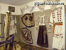 [P11] Costume populare din zona Moldovei » foto by corinka
 - 
<span class="allrVoted glyphicon glyphicon-heart hidden" id="av87944"></span>
<a class="m-l-10 hidden" id="sv87944" onclick="voting_Foto_DelVot(,87944,17175)" role="button">șterge vot <span class="glyphicon glyphicon-remove"></span></a>
<a id="v987944" class=" c-red"  onclick="voting_Foto_SetVot(87944)" role="button"><span class="glyphicon glyphicon-heart-empty"></span> <b>LIKE</b> = Votează poza</a> <img class="hidden"  id="f87944W9" src="/imagini/loader.gif" border="0" /><span class="AjErrMes hidden" id="e87944ErM"></span>