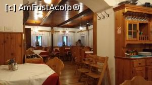 [P51] ... si interiorul restaurantului din Ratece » foto by Testosu'
 - 
<span class="allrVoted glyphicon glyphicon-heart hidden" id="av1005511"></span>
<a class="m-l-10 hidden" id="sv1005511" onclick="voting_Foto_DelVot(,1005511,17223)" role="button">șterge vot <span class="glyphicon glyphicon-remove"></span></a>
<a id="v91005511" class=" c-red"  onclick="voting_Foto_SetVot(1005511)" role="button"><span class="glyphicon glyphicon-heart-empty"></span> <b>LIKE</b> = Votează poza</a> <img class="hidden"  id="f1005511W9" src="/imagini/loader.gif" border="0" /><span class="AjErrMes hidden" id="e1005511ErM"></span>