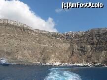 [P23] Plecam din Santorini spre Naxos. Aceasta este Caldera vazuta de pe feribot. Sus este Thira. » foto by motaneata
 - 
<span class="allrVoted glyphicon glyphicon-heart hidden" id="av160180"></span>
<a class="m-l-10 hidden" id="sv160180" onclick="voting_Foto_DelVot(,160180,17461)" role="button">șterge vot <span class="glyphicon glyphicon-remove"></span></a>
<a id="v9160180" class=" c-red"  onclick="voting_Foto_SetVot(160180)" role="button"><span class="glyphicon glyphicon-heart-empty"></span> <b>LIKE</b> = Votează poza</a> <img class="hidden"  id="f160180W9" src="/imagini/loader.gif" border="0" /><span class="AjErrMes hidden" id="e160180ErM"></span>