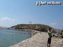 [P27] Naxos: Portara. Cel din imagine nu sunt eu. » foto by motaneata
 - 
<span class="allrVoted glyphicon glyphicon-heart hidden" id="av160192"></span>
<a class="m-l-10 hidden" id="sv160192" onclick="voting_Foto_DelVot(,160192,17461)" role="button">șterge vot <span class="glyphicon glyphicon-remove"></span></a>
<a id="v9160192" class=" c-red"  onclick="voting_Foto_SetVot(160192)" role="button"><span class="glyphicon glyphicon-heart-empty"></span> <b>LIKE</b> = Votează poza</a> <img class="hidden"  id="f160192W9" src="/imagini/loader.gif" border="0" /><span class="AjErrMes hidden" id="e160192ErM"></span>