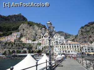 [P08] Amalfi, vedere de pe digul care duce spre oraș.  » foto by maryka
 - 
<span class="allrVoted glyphicon glyphicon-heart hidden" id="av1089313"></span>
<a class="m-l-10 hidden" id="sv1089313" onclick="voting_Foto_DelVot(,1089313,17505)" role="button">șterge vot <span class="glyphicon glyphicon-remove"></span></a>
<a id="v91089313" class=" c-red"  onclick="voting_Foto_SetVot(1089313)" role="button"><span class="glyphicon glyphicon-heart-empty"></span> <b>LIKE</b> = Votează poza</a> <img class="hidden"  id="f1089313W9" src="/imagini/loader.gif" border="0" /><span class="AjErrMes hidden" id="e1089313ErM"></span>