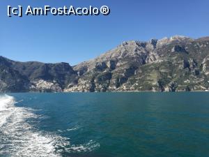 [P64] Pe mare; între Positano și Amalfi » foto by crismis
 - 
<span class="allrVoted glyphicon glyphicon-heart hidden" id="av961229"></span>
<a class="m-l-10 hidden" id="sv961229" onclick="voting_Foto_DelVot(,961229,17505)" role="button">șterge vot <span class="glyphicon glyphicon-remove"></span></a>
<a id="v9961229" class=" c-red"  onclick="voting_Foto_SetVot(961229)" role="button"><span class="glyphicon glyphicon-heart-empty"></span> <b>LIKE</b> = Votează poza</a> <img class="hidden"  id="f961229W9" src="/imagini/loader.gif" border="0" /><span class="AjErrMes hidden" id="e961229ErM"></span>