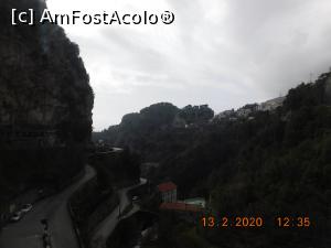 [P41] Din autobuz, pe ruta Scala-Ravello, ca să vă faceţi idee cum este şoseaua » foto by irinad
 - 
<span class="allrVoted glyphicon glyphicon-heart hidden" id="av1156090"></span>
<a class="m-l-10 hidden" id="sv1156090" onclick="voting_Foto_DelVot(,1156090,17505)" role="button">șterge vot <span class="glyphicon glyphicon-remove"></span></a>
<a id="v91156090" class=" c-red"  onclick="voting_Foto_SetVot(1156090)" role="button"><span class="glyphicon glyphicon-heart-empty"></span> <b>LIKE</b> = Votează poza</a> <img class="hidden"  id="f1156090W9" src="/imagini/loader.gif" border="0" /><span class="AjErrMes hidden" id="e1156090ErM"></span>