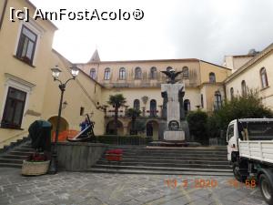 [P19] Piazza Municipio şi Primăria Amalfi » foto by irinad
 - 
<span class="allrVoted glyphicon glyphicon-heart hidden" id="av1164079"></span>
<a class="m-l-10 hidden" id="sv1164079" onclick="voting_Foto_DelVot(,1164079,17505)" role="button">șterge vot <span class="glyphicon glyphicon-remove"></span></a>
<a id="v91164079" class=" c-red"  onclick="voting_Foto_SetVot(1164079)" role="button"><span class="glyphicon glyphicon-heart-empty"></span> <b>LIKE</b> = Votează poza</a> <img class="hidden"  id="f1164079W9" src="/imagini/loader.gif" border="0" /><span class="AjErrMes hidden" id="e1164079ErM"></span>